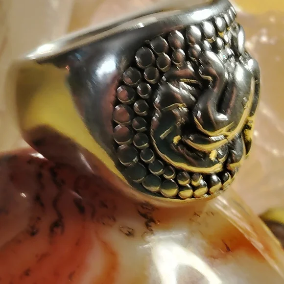 BOLD & WIDE, ELEPHANT MOTIF, STERLING RING WITH TEXTURED  DESIGN. SIZE 7 - Picture 10 of 10